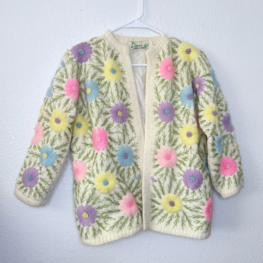 Doreen Lok Vintage Floral Embroidered Chunky Knit Open Front Cardigan 40
